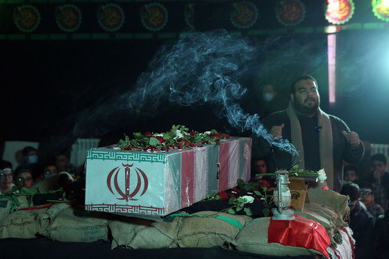 مراسم تشییع پیکر شهید گمنام در دبیرستان پسرانه امام رضا (ع)  