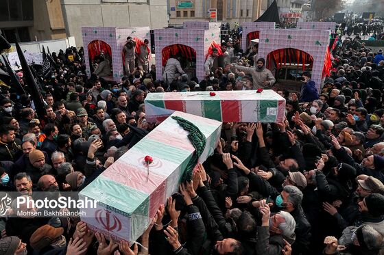 تشییع پیکر مطهر ۱۰ شهید گمنام در مشهد