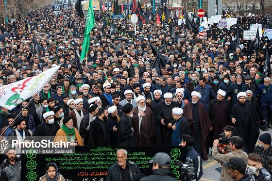 تشییع پیکر مطهر ۱۰ شهید گمنام در مشهد