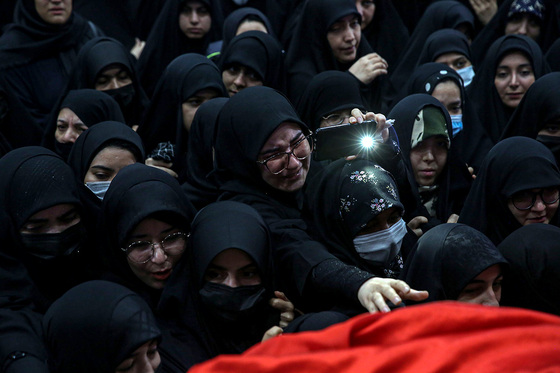 آئین تشییع و تدفین «شهید گمنام» در دانشکده شهید منتظری مشهد