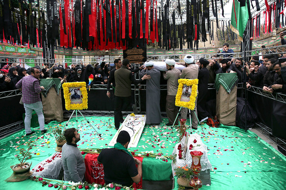 آئین تشییع و تدفین «شهید گمنام» در دانشکده شهید منتظری مشهد
