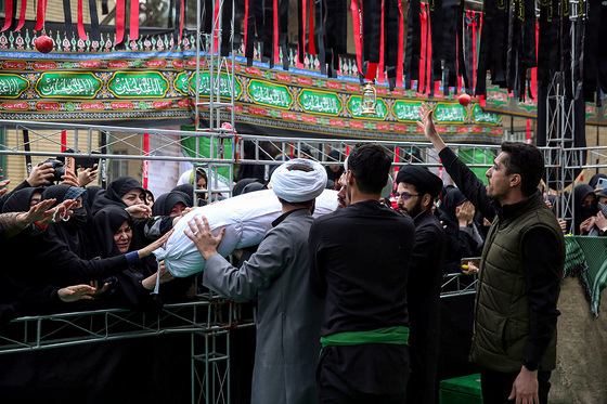 آئین تشییع و تدفین «شهید گمنام» در دانشکده شهید منتظری مشهد