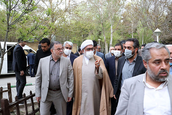 بازدید تولیت آستانه قدس و مسولان استانی از روند خدمت رسانی به زائران نوروزی