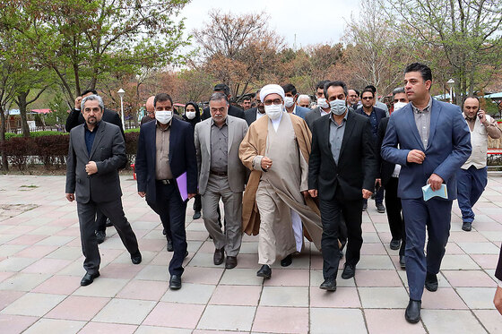 بازدید تولیت آستانه قدس و مسولان استانی از روند خدمت رسانی به زائران نوروزی