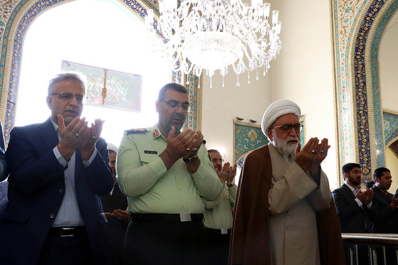 نماز عید فطر در حرم مطهر رضوی