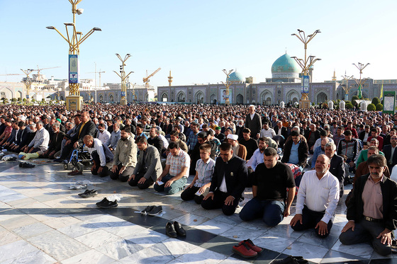 نماز عید فطر در حرم مطهر رضوی