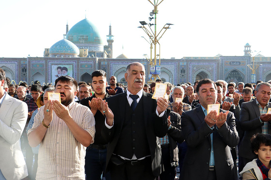 نماز عید فطر در حرم مطهر رضوی
