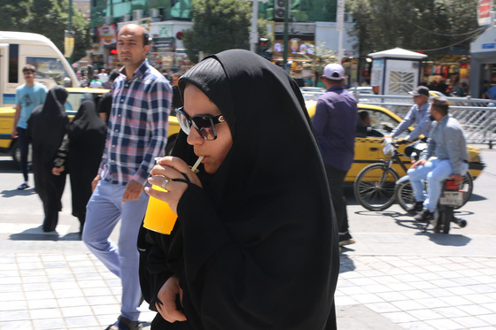 مشهد در گرمترین ساعات سال