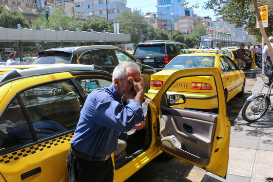 مشهد در گرمترین ساعات سال