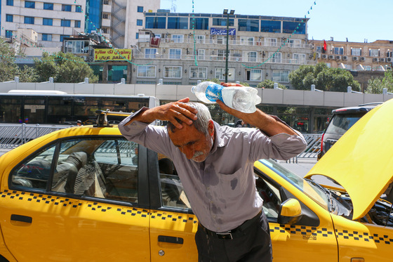 مشهد در گرمترین ساعات سال