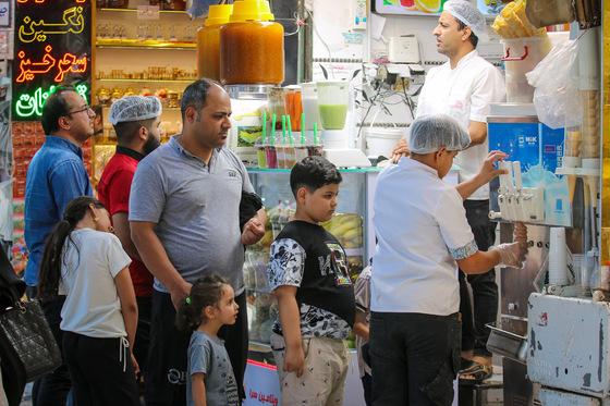 مشهد در گرمترین ساعات سال