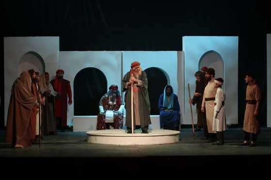 تئاتر آئینی «گرگ و میش»