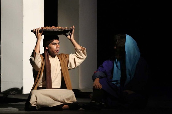 تئاتر آئینی «گرگ و میش»
