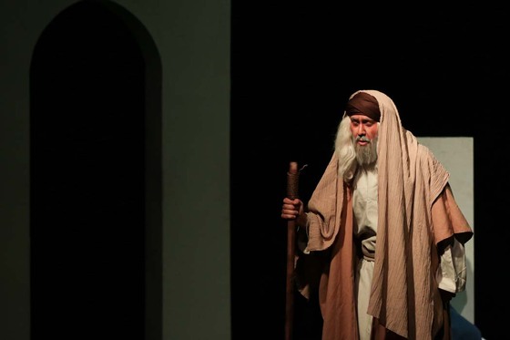 تئاتر آئینی «گرگ و میش»