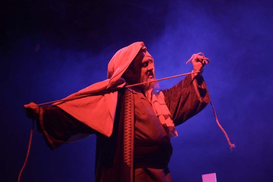 تئاتر آئینی «گرگ و میش»