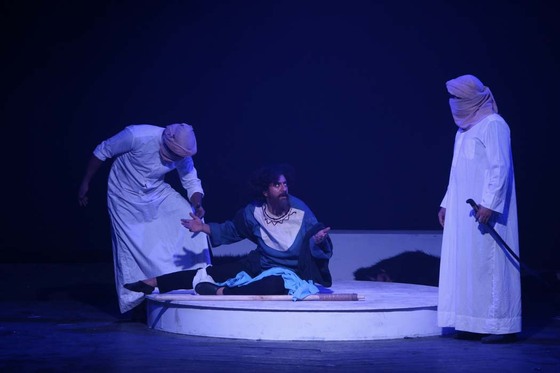 تئاتر آئینی «گرگ و میش»