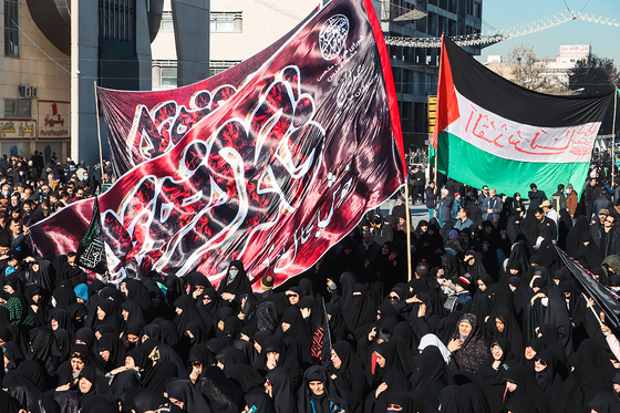 تشییع پیکر 12 شهید گمنام دفاع مقدس و 2 شهید حادثه تروریستی راسک در مشهد