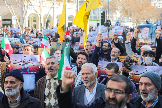  راهپیمایی مردم مشهد در محکومیت حمله تروریستی کرمان
