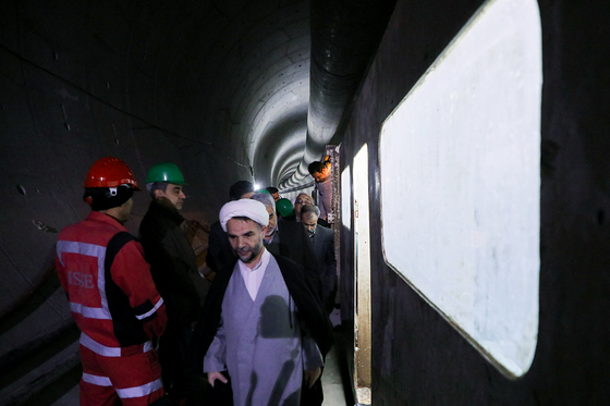 بازدید مدیران شهری و مسئولان قضایی از خط 4 مترو