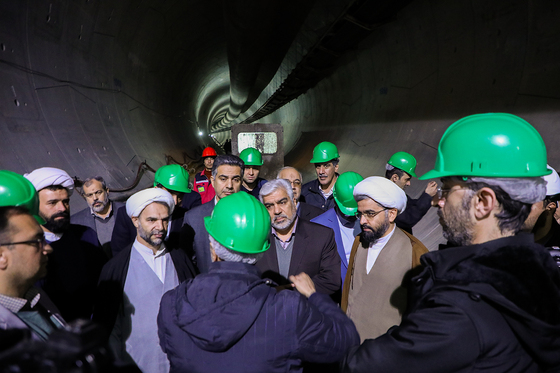 بازدید مدیران شهری و مسئولان قضایی از خط 4 مترو