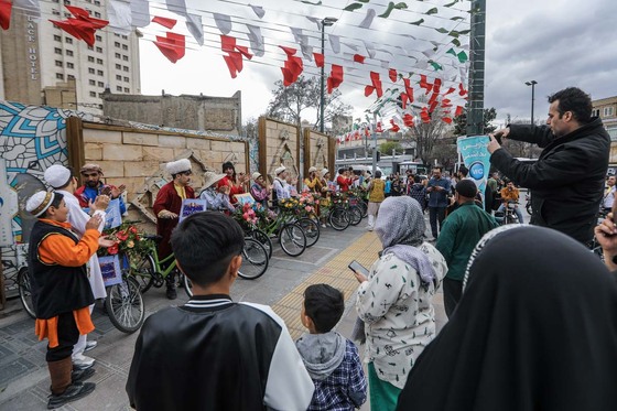 شادپیمایی گل در سطح محلات مشهد