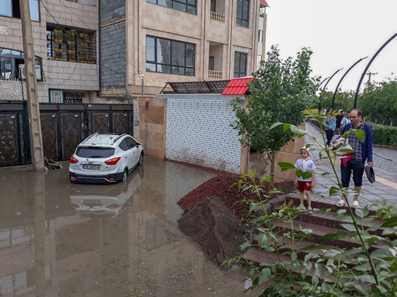 آب گرفتگی محله مشکینی و خیابان امام‌دوست قاسم‌آباد