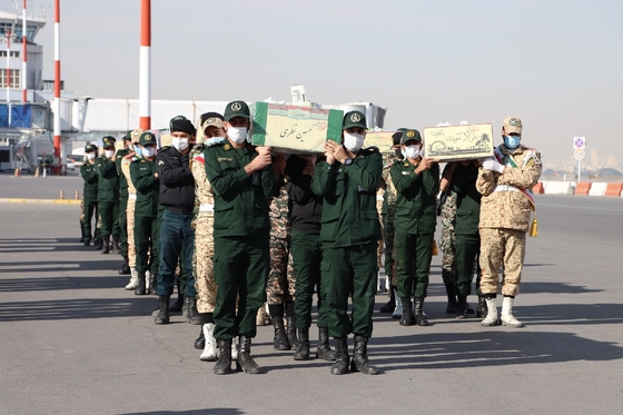 استقبال از پیکر مطهر ۱۶ شهید در مشهد