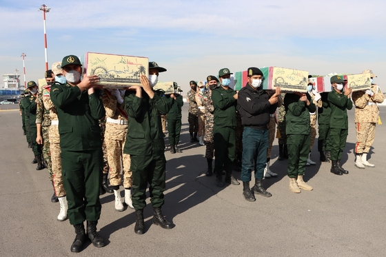 استقبال از پیکر مطهر ۱۶ شهید در مشهد