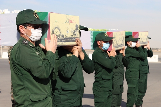 استقبال از پیکر مطهر ۱۶ شهید در مشهد