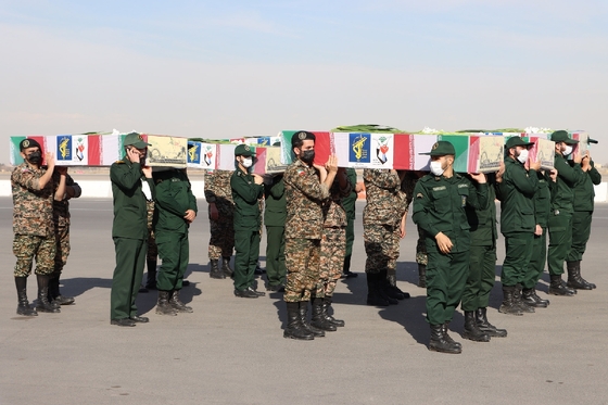 استقبال از پیکر مطهر ۱۶ شهید در مشهد