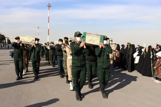 استقبال از پیکر مطهر ۱۶ شهید در مشهد
