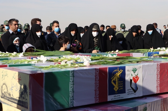 استقبال از پیکر مطهر ۱۶ شهید در مشهد