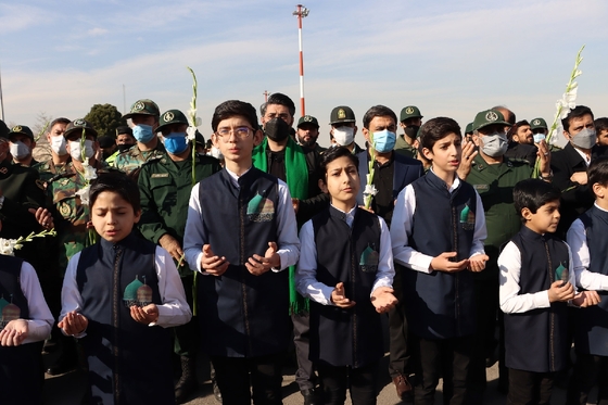 استقبال از پیکر مطهر ۱۶ شهید در مشهد
