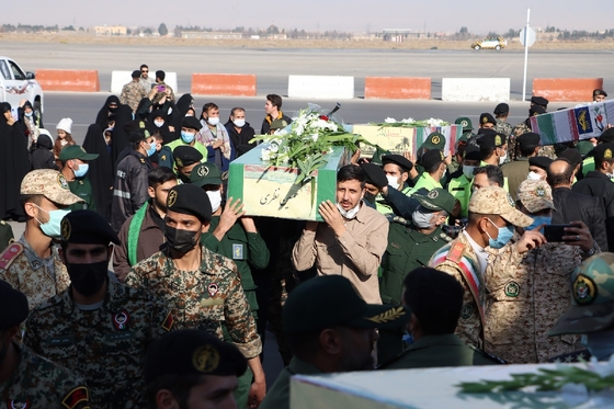 استقبال از پیکر مطهر ۱۶ شهید در مشهد