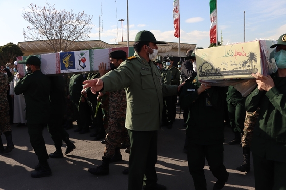 استقبال از پیکر مطهر ۱۶ شهید در مشهد