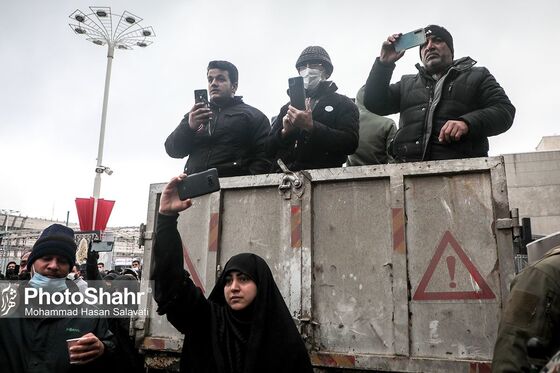 مراسم تدفین پیکر مطهر سه شهید گمنام در میدان شهدا مشهد