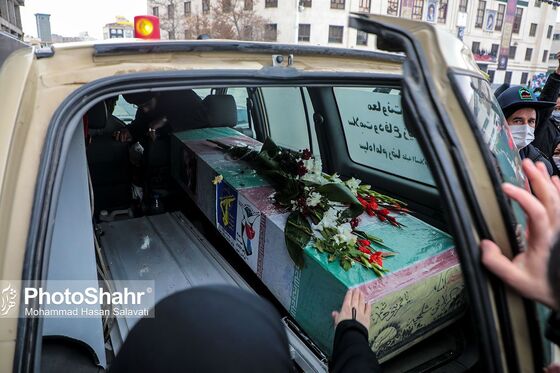 مراسم تدفین پیکر مطهر سه شهید گمنام در میدان شهدا مشهد
