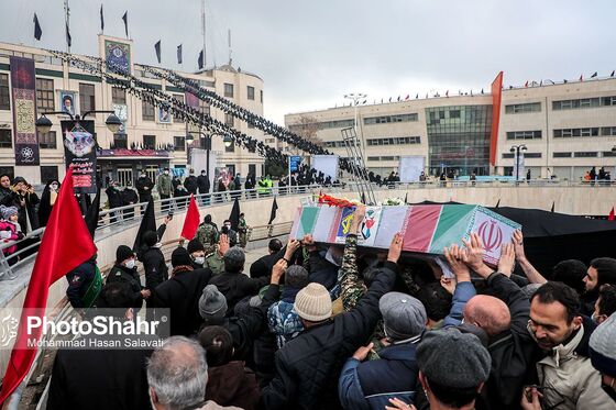مراسم تدفین پیکر مطهر سه شهید گمنام در میدان شهدا مشهد