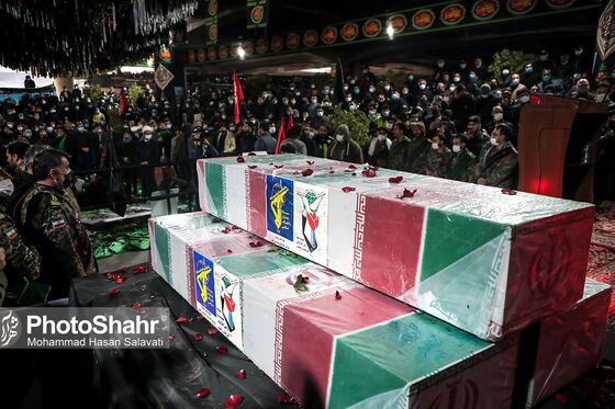 مراسم تدفین پیکر مطهر سه شهید گمنام در میدان شهدا مشهد