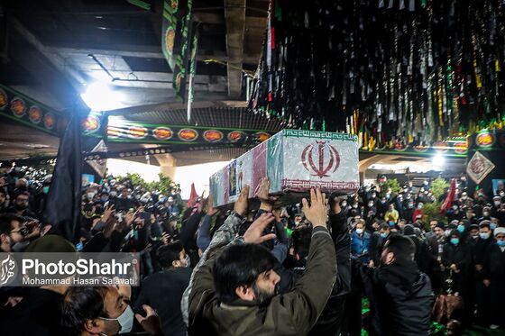مراسم تدفین پیکر مطهر سه شهید گمنام در میدان شهدا مشهد
