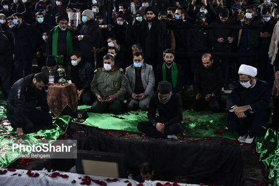 مراسم تدفین پیکر مطهر سه شهید گمنام در میدان شهدا مشهد