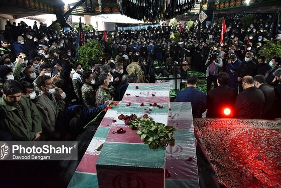 مراسم تدفین پیکر مطهر سه شهید گمنام در میدان شهدا مشهد
