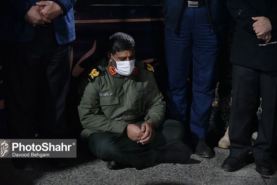 مراسم تدفین پیکر مطهر سه شهید گمنام در میدان شهدا مشهد