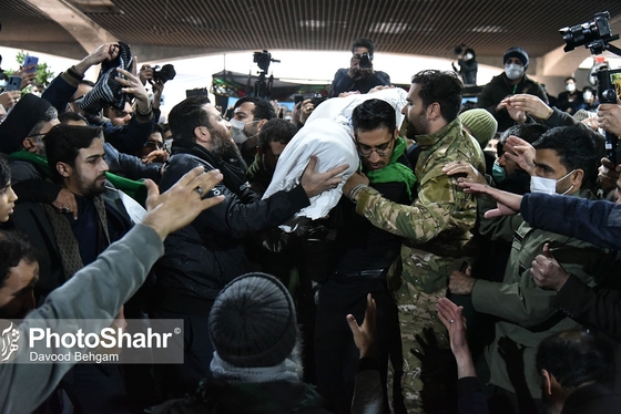 مراسم تدفین پیکر مطهر سه شهید گمنام در میدان شهدا مشهد