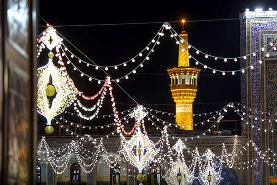 چراغانی حرم مطهر امام رضا (ع) به مناسبت مبعث پیامبر (ص)