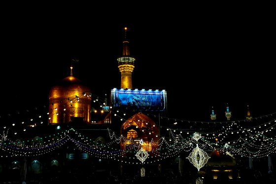 چراغانی حرم مطهر امام رضا (ع) به مناسبت مبعث پیامبر (ص)