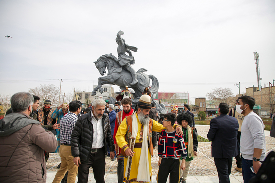 آیین رونمایی از یادمان «گذرسیاوش از آتش»