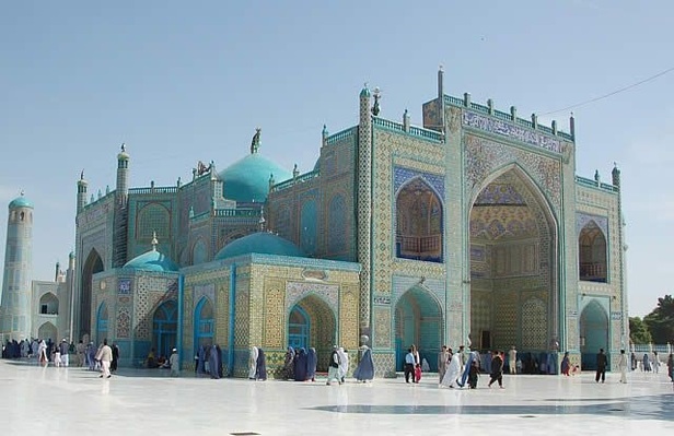 زیارت سخی در شهر مزارشریف