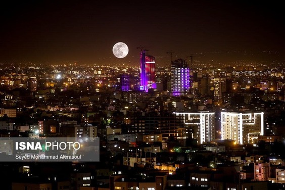 پدیده ماه صورتی در آسمان مشهد